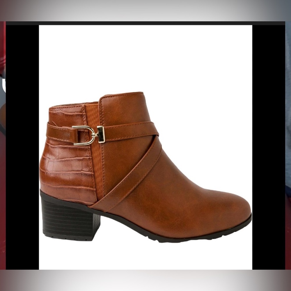 Karen Scott Francess Round Toe Block Heel Booties